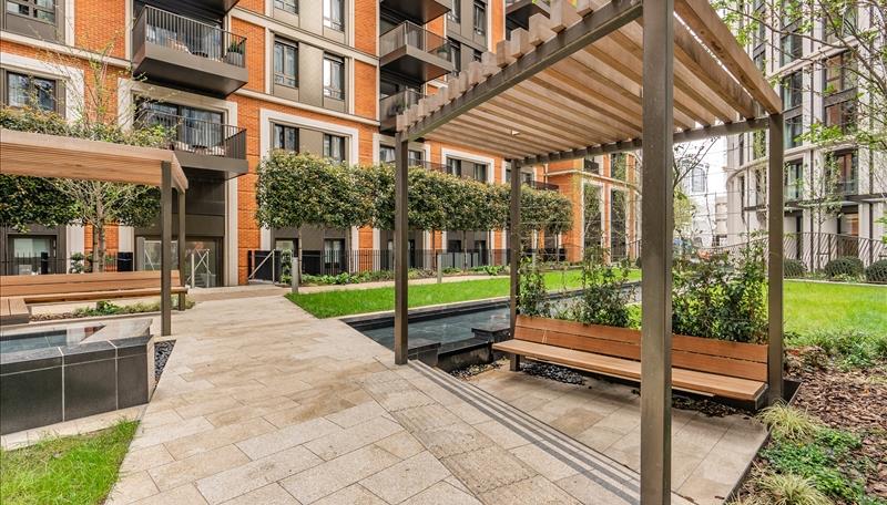 2 bed property in Edgware Road, London